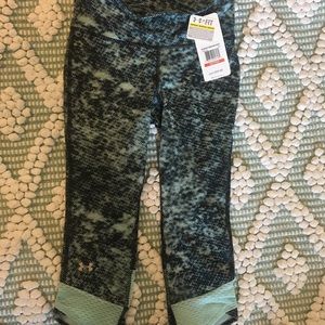 UNDER ARMOR CROPPED LEGGINGS
